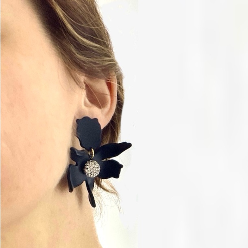 NWT Oscar de la Renta Black Flower Earrings